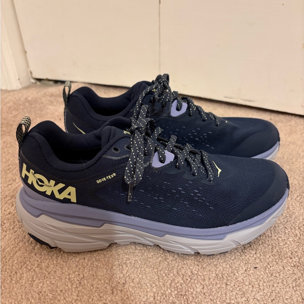 Hoka Women’s Challenger ATR 6 Size 8